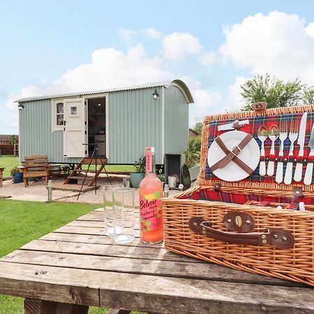 Honeybee Lodge Woodhall Spa Esterno foto