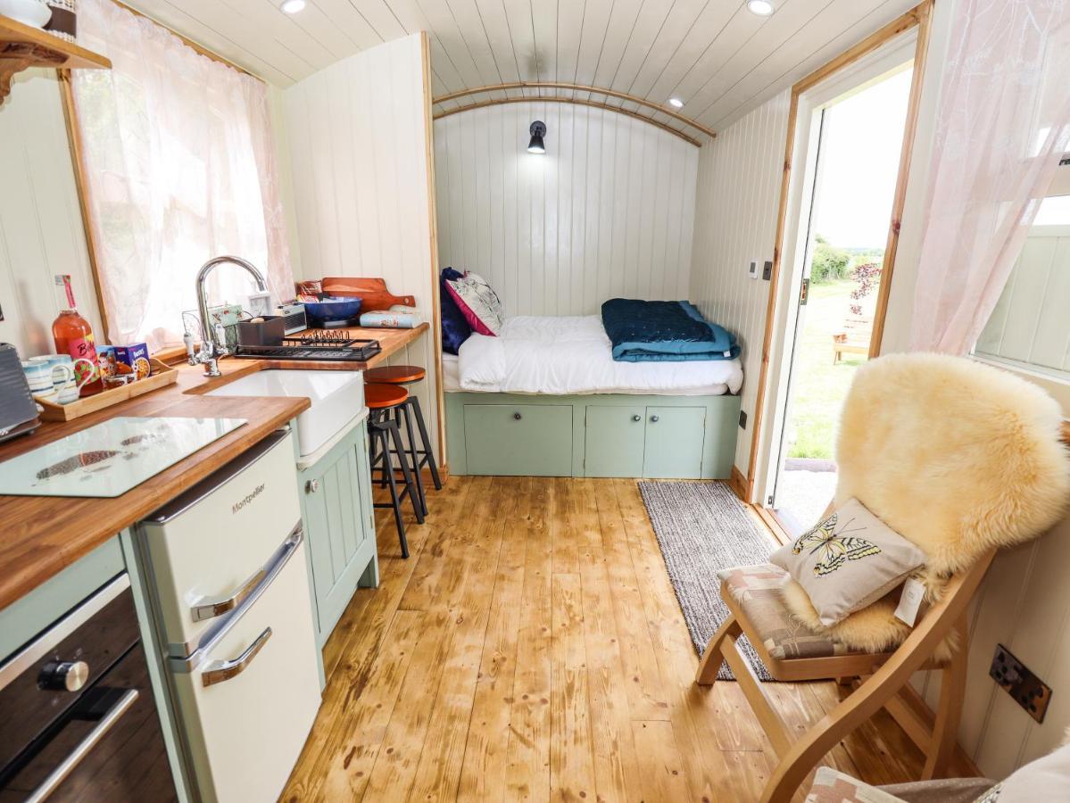 Honeybee Lodge Woodhall Spa Esterno foto
