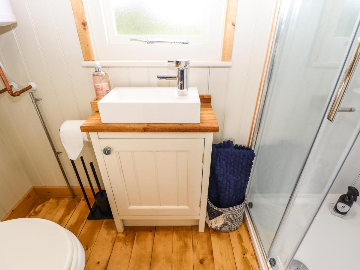 Honeybee Lodge Woodhall Spa Esterno foto