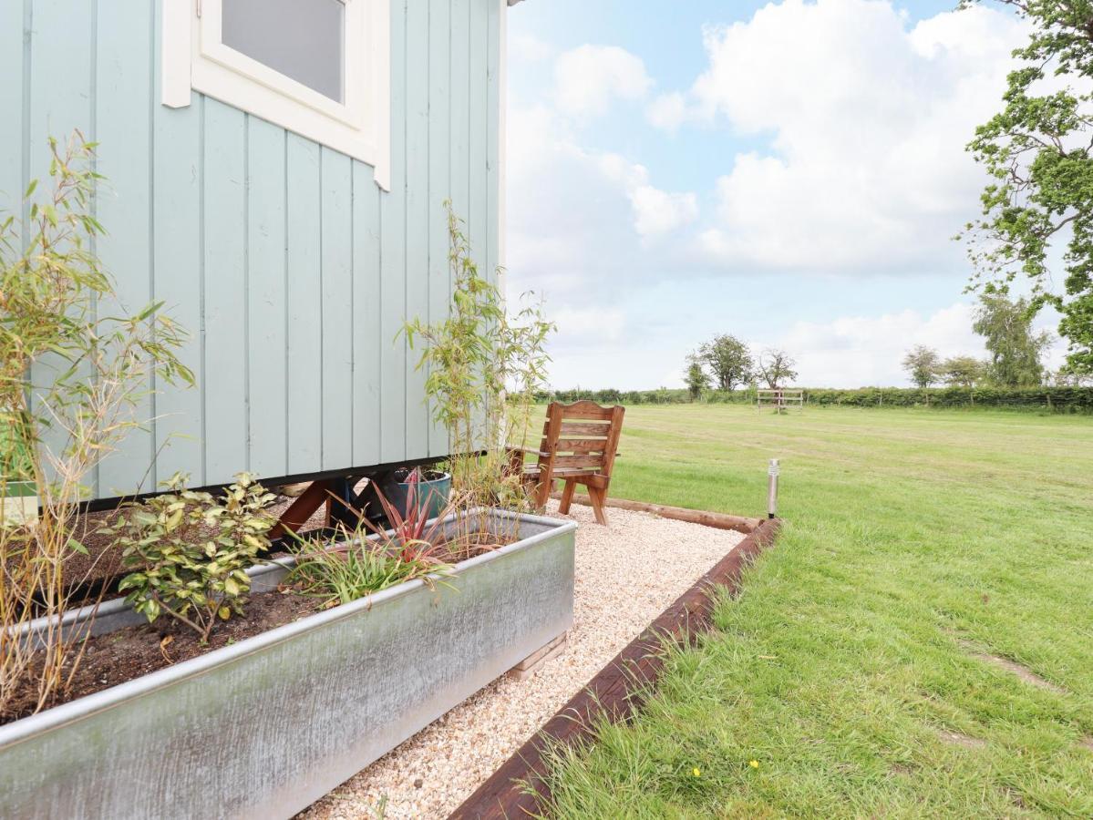 Honeybee Lodge Woodhall Spa Esterno foto