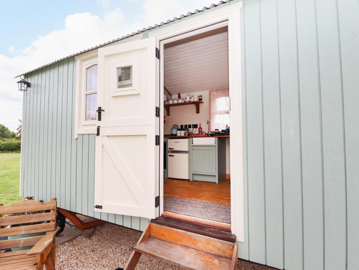 Honeybee Lodge Woodhall Spa Esterno foto