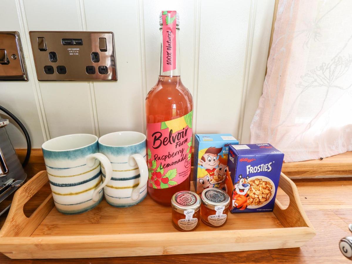 Honeybee Lodge Woodhall Spa Esterno foto