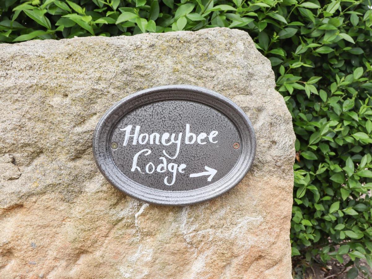 Honeybee Lodge Woodhall Spa Esterno foto