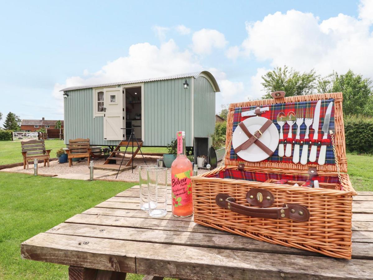 Honeybee Lodge Woodhall Spa Esterno foto