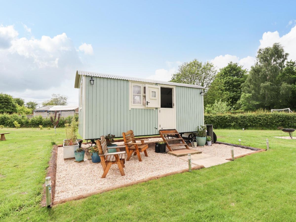 Honeybee Lodge Woodhall Spa Esterno foto