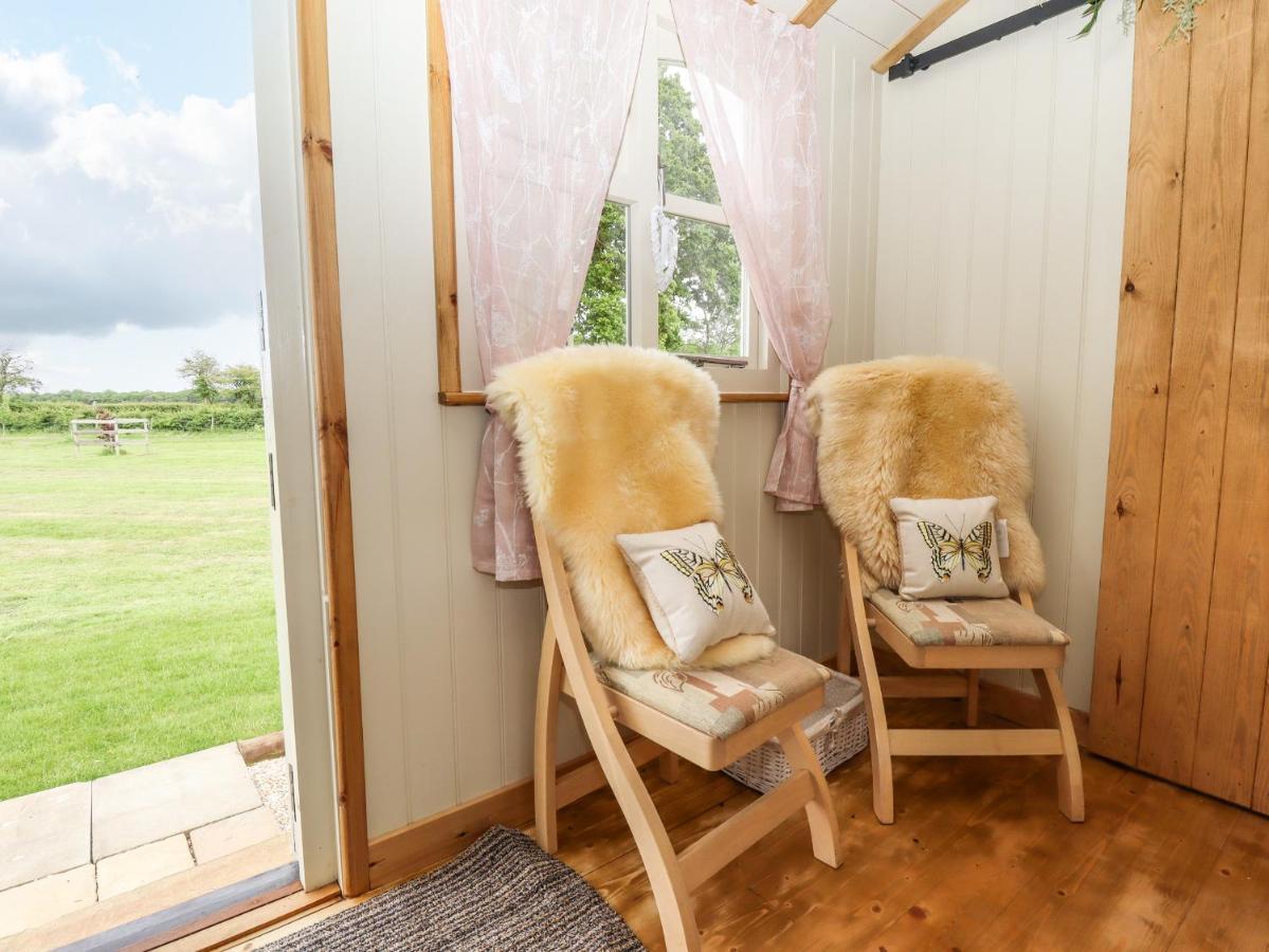 Honeybee Lodge Woodhall Spa Esterno foto