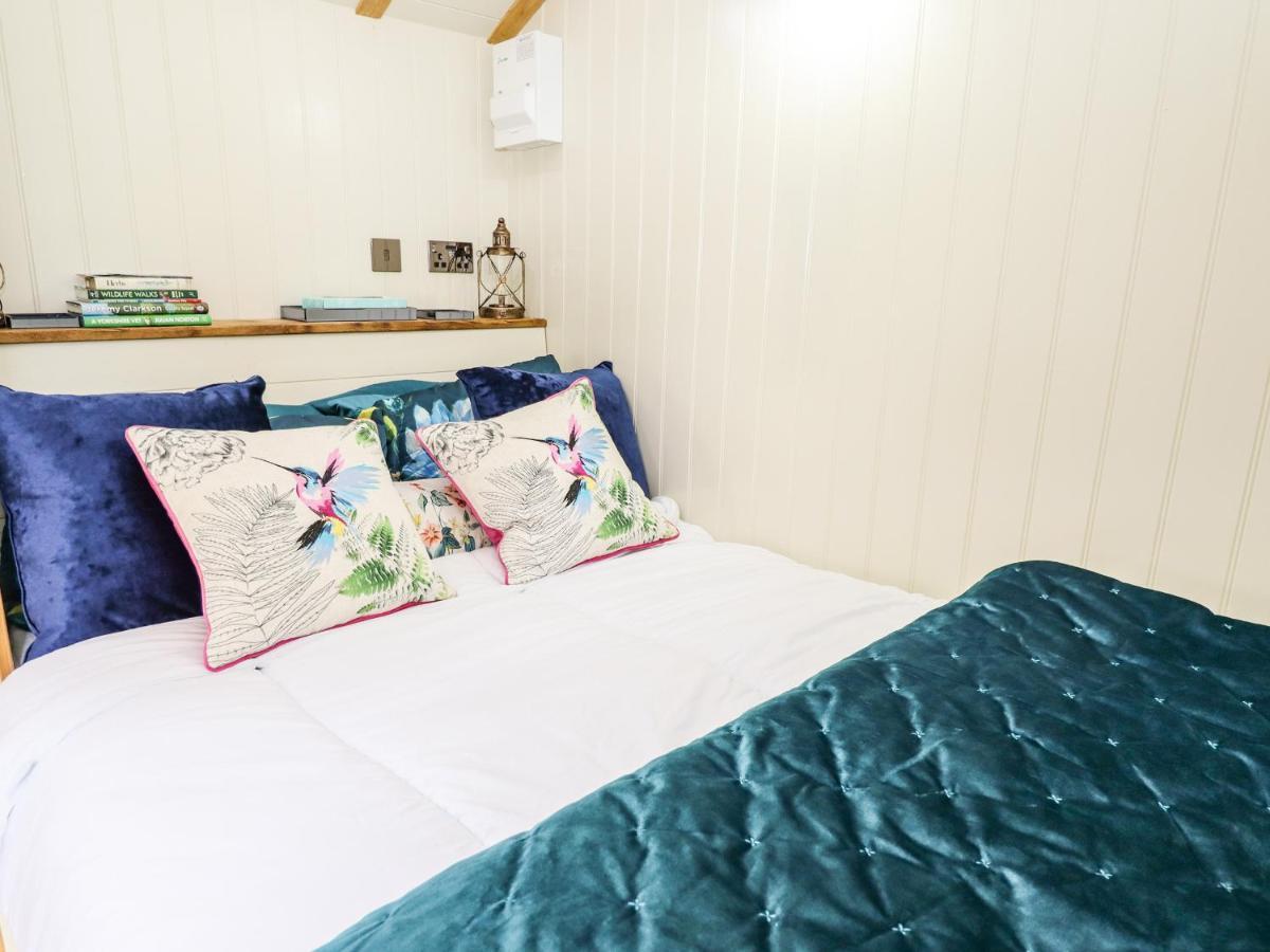 Honeybee Lodge Woodhall Spa Esterno foto