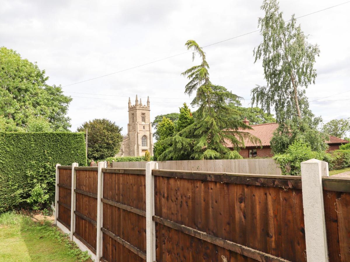 Honeybee Lodge Woodhall Spa Esterno foto