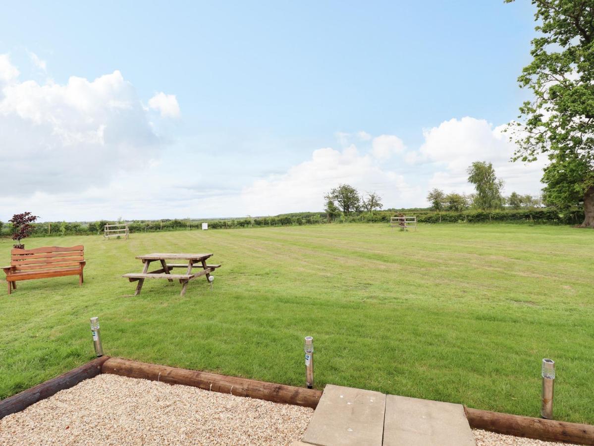 Honeybee Lodge Woodhall Spa Esterno foto